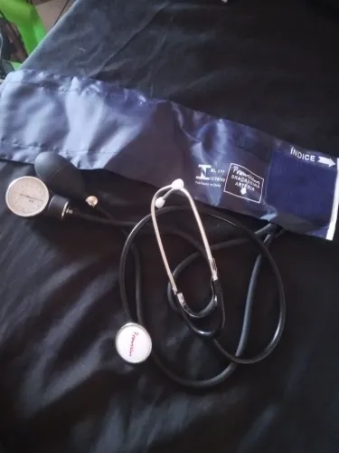 Kit estetoscópio+ esfigmomanômetro