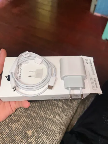Carregador de iPhone zero
