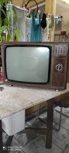 Televisão antiga PHILIPS,tubo,leia :