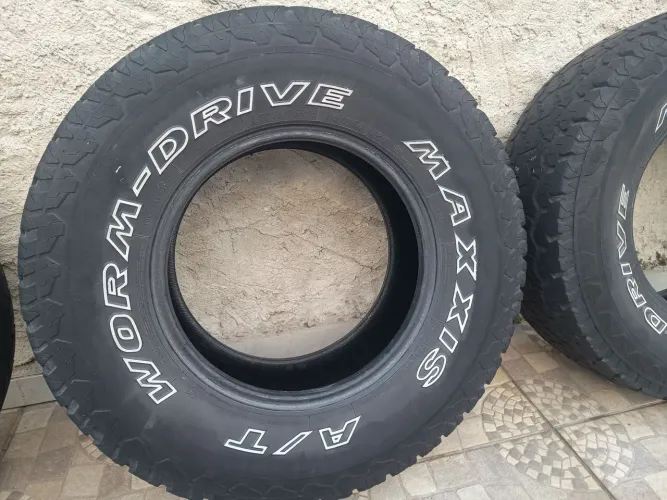 Pneu 265/75 16