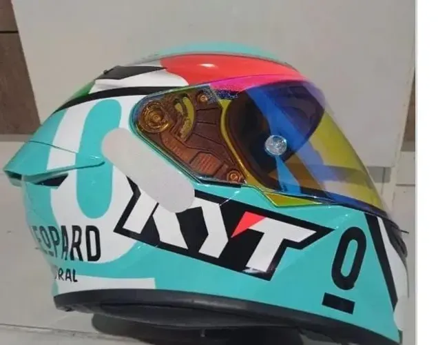 Capacete kyt TT Course