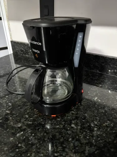 Cafeteira cadence 110volts 18 xícaras !! Usado 4 vezes apenas