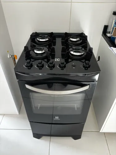 Fogão Electrolux 4 Bocas 52LPV Preto com Mesa de Vidro Temperado - Lindo!