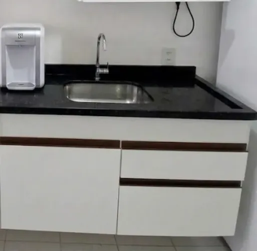 Armário de cozinha com gavetas