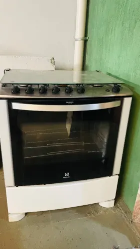 Fogão 6 bocas Eletrolux com forno bom estado