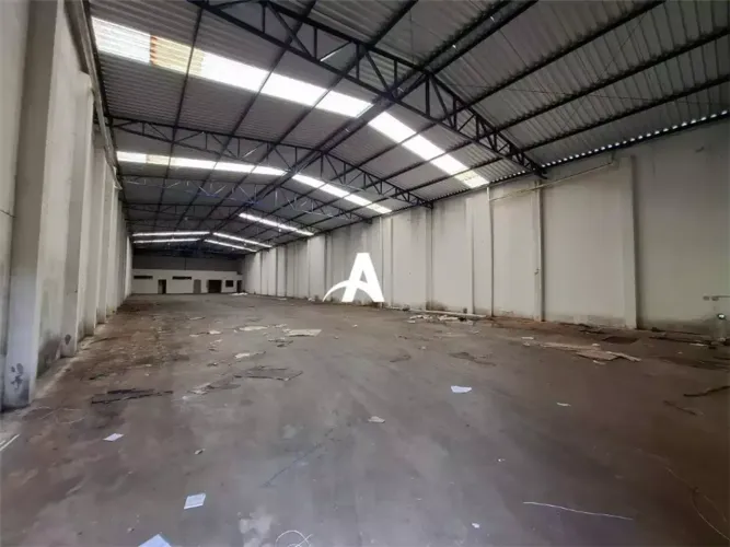 Galpão com 836m² à venda no Novo Mundo