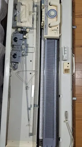 Máquina de Tricô Eletrônica kh970