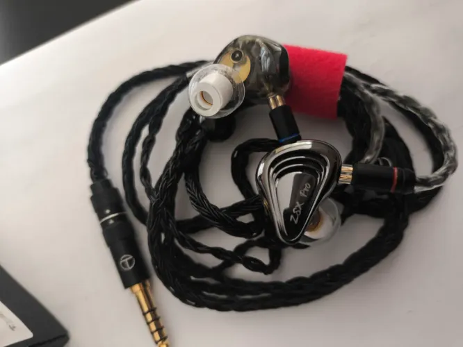 KZ ZSX PRO + Cabo Modular TRN
