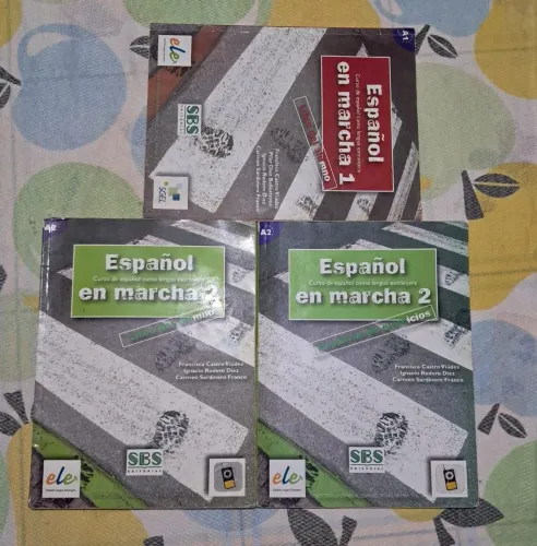 Vendo 3 livros de espanhol