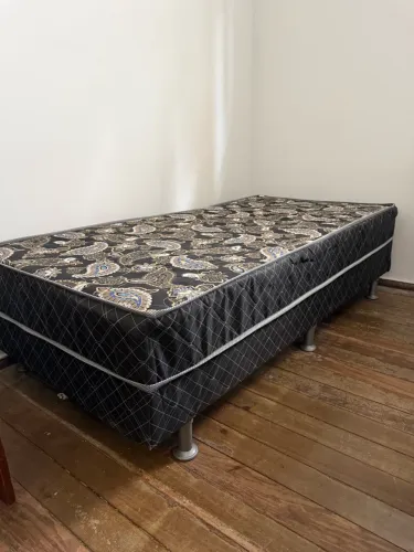 Cama de solteiro 