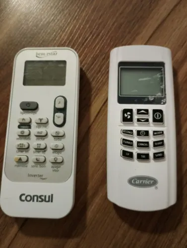 Vendo controle de ar-condicionado por 50 reais cada para vir retirar ok 