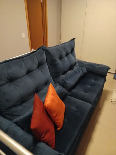 Sofa retrátil com 3 posições, super novo! Molas ensacadas super confortável!