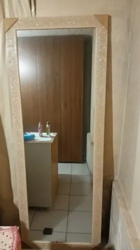 Vendo aspirador de pó. Espelho, secador de cabelo, chapinha e escova modeladora.