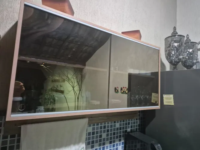 Armário de cozinha para parede. Novo sem avarias.