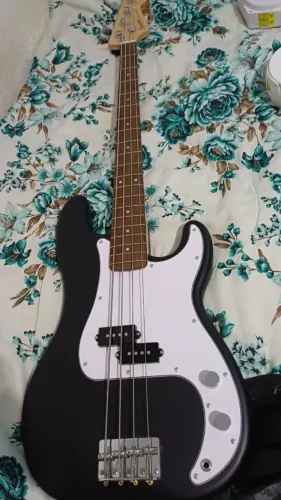 Contrabaixo Fender Squier Debut Precision Bass Lrl Wpg Preto Destro Fosco 4