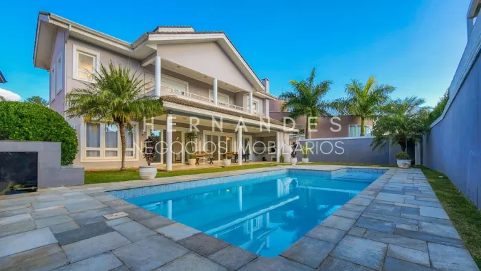 Casa de Luxo em Condomínio na Aldeia da Serra: 4 Quartos, 4 Suítes, 455m²