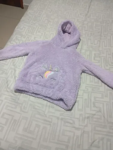 Casaco pelúciado lilás com bordado de unicórnio Tam 5