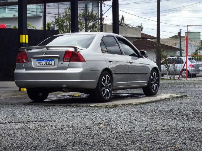 Honda Civic Sedan LX 1.7 16V 115cv Mec. 4P 2002