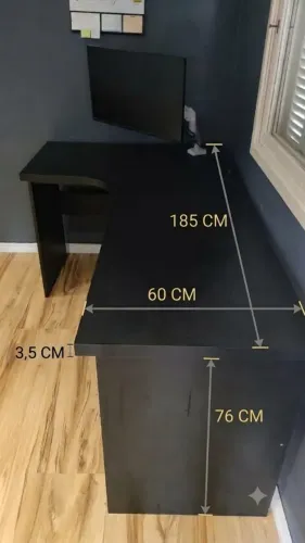 Mesa de escritório em L