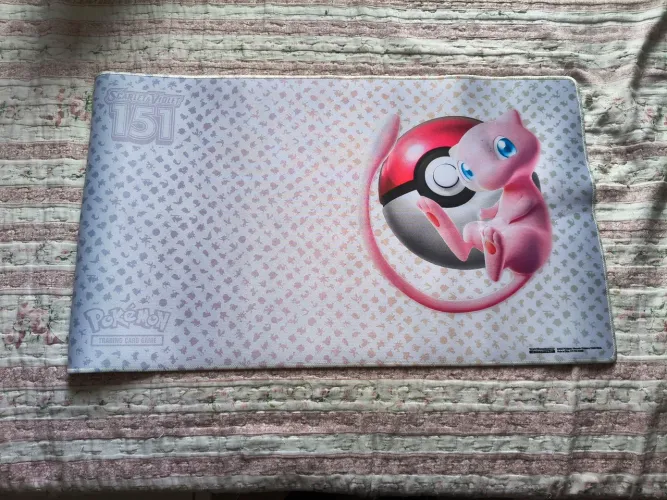 Playmat Pokémon 151 Mew - NOVO ORIGINAL