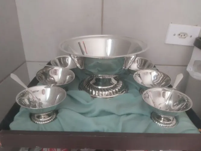 Tigela de prata para sobremesa