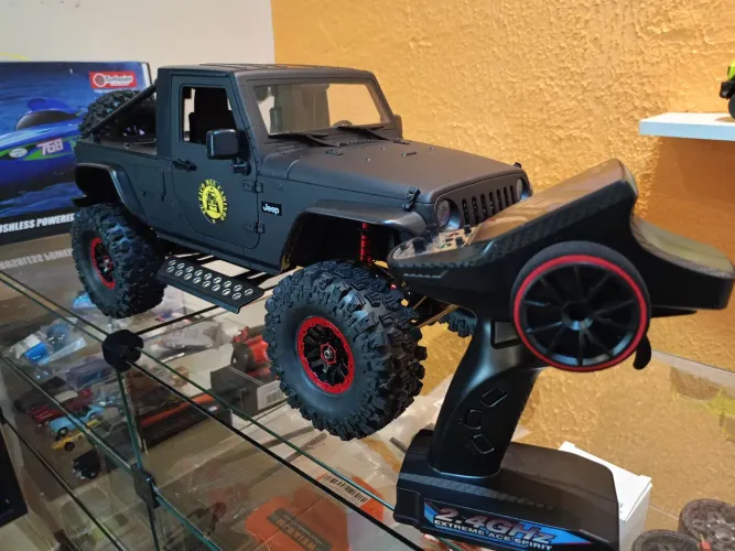 Automodelo Crawler escala 1/10