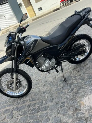 Moto bem conservada .moto pra pessoa exigente