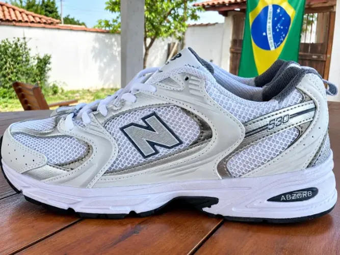 Tenis new balance com etiqueta