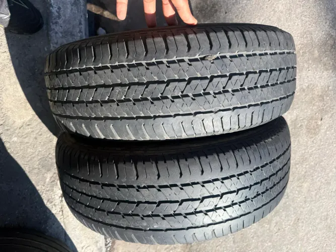 Par de pneus 215 65 16 Bridgestone 500 o par 