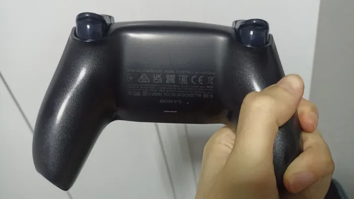 Controle PS5 preto usado em perfeito estado com analógicos hall effect