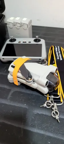 Drone DJI Mini 3 Pro + Controle DJI RC (Com Tela) + Acessórios