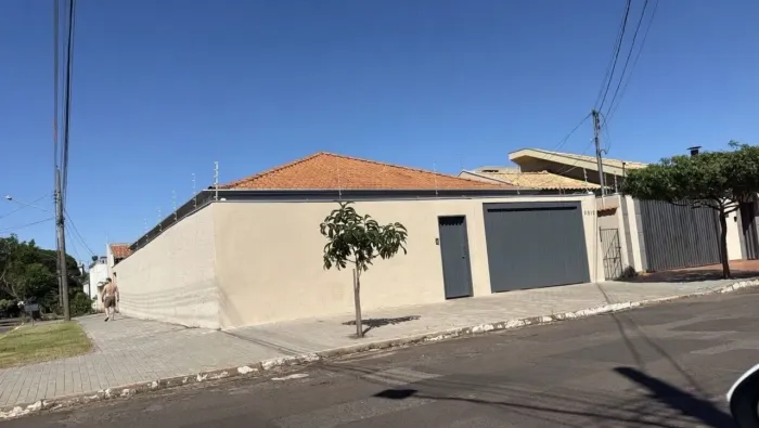 ALUGO CASA SANTA FÉ