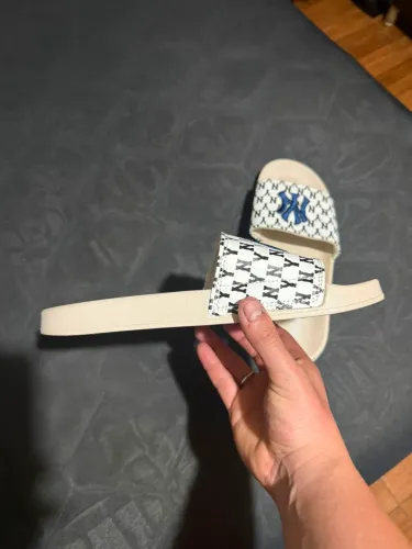 Chinelo Masculino MLB NY N°40 Produto impecável, nunca usado.