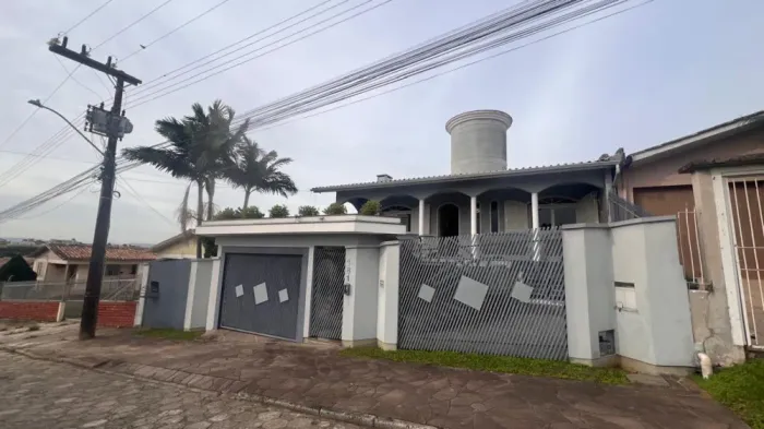 Casa (Alvenaria), com 4 quartos e 3 banheiros à Venda, 130 m² em Içara/SC
