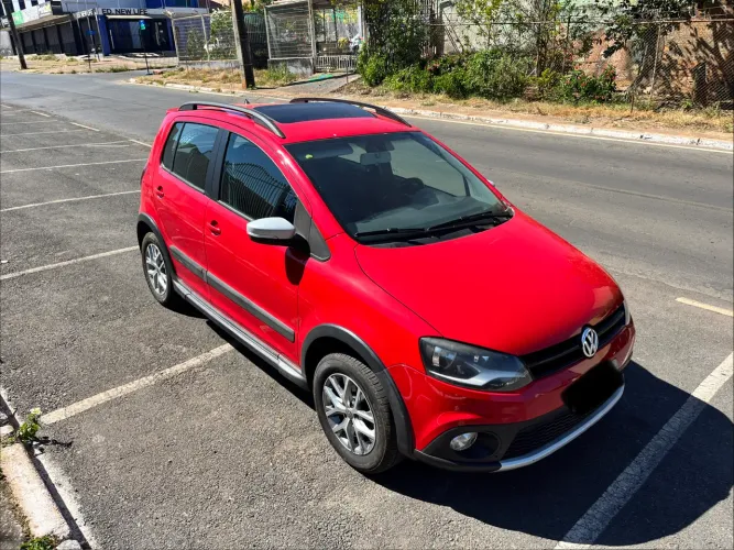 Volkswagen Crossfox 1.6 MI Total Flex 8V 5P 2014