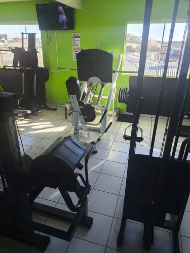 VENDO ACADEMIA DE MUSCULAÇÃO