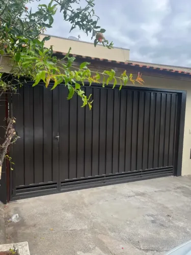 Imóvel para aluguel possui 110 metros quadrados com 3 quartos em Jardim Celani - Salto - S