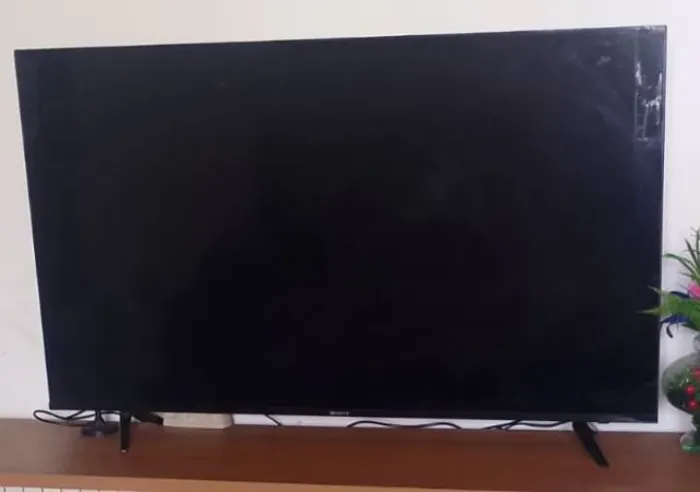 Tv com defeito Aiwa 50" 
