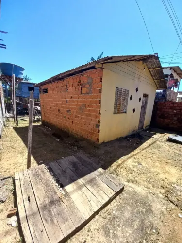 Vende-se casa no Bairro Pedrinhas