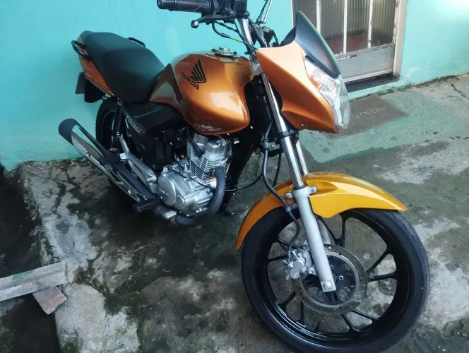 Titan 150 mix super conservada