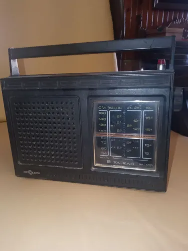 RÁDIO MOTOROLA AM EM ÓTIMO ESTADO DE CONSERVAÇÃO ANOS 80