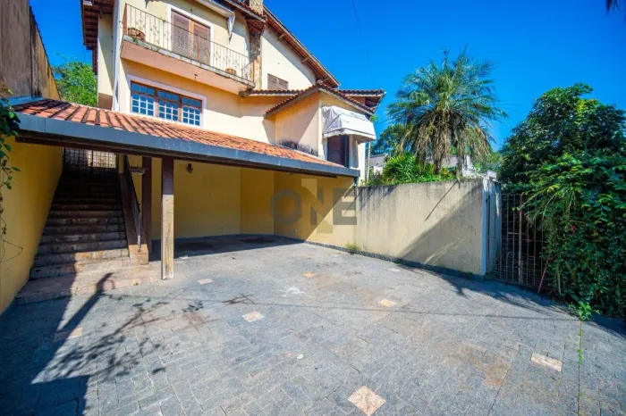 Casa com 5 dormitórios, sendo 3 suítes para venda - Granja Viana - Itapevi - SP