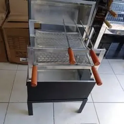 Churrasqueira De Aluminio C/ Tampa suporte para grelha e espetos 