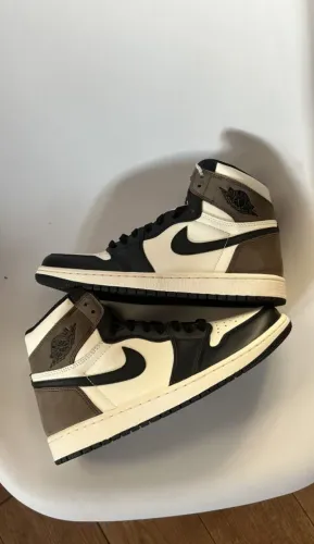 Air Jordan 1 High - Mocha