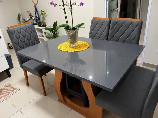 Conjunto Mesa de Jantar 4 Cadeiras