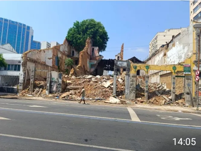 Terreno Antigo Predio demolido Centro RJ Praça da República ideal para Comercial ou Resid