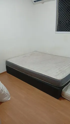 Vendo cama box tamanho casal, colchão ortobom.