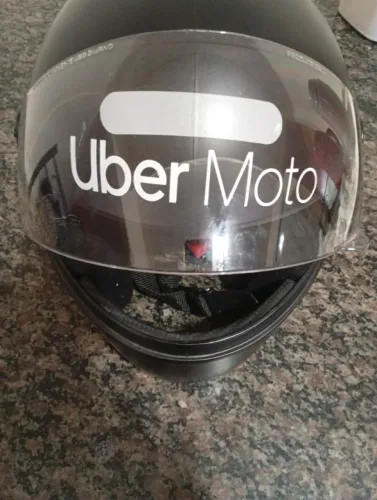 Capacete semi-novo 