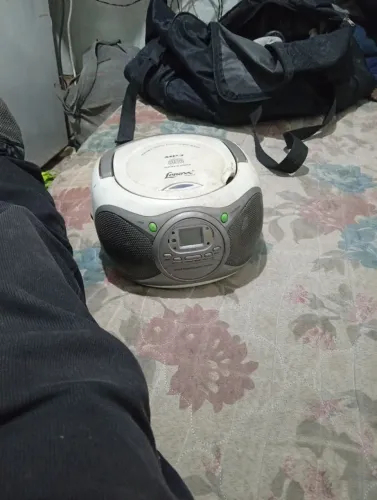 Vendo rádio FM