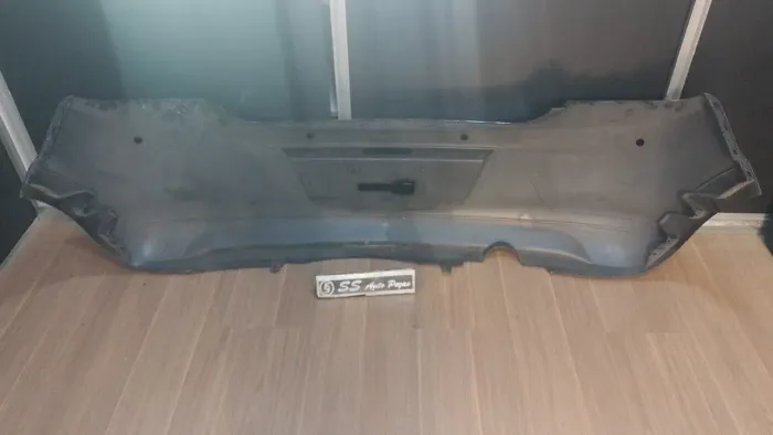 Para choque trz Chevrolet onix 2013 A 2018 c/furo sensor original .